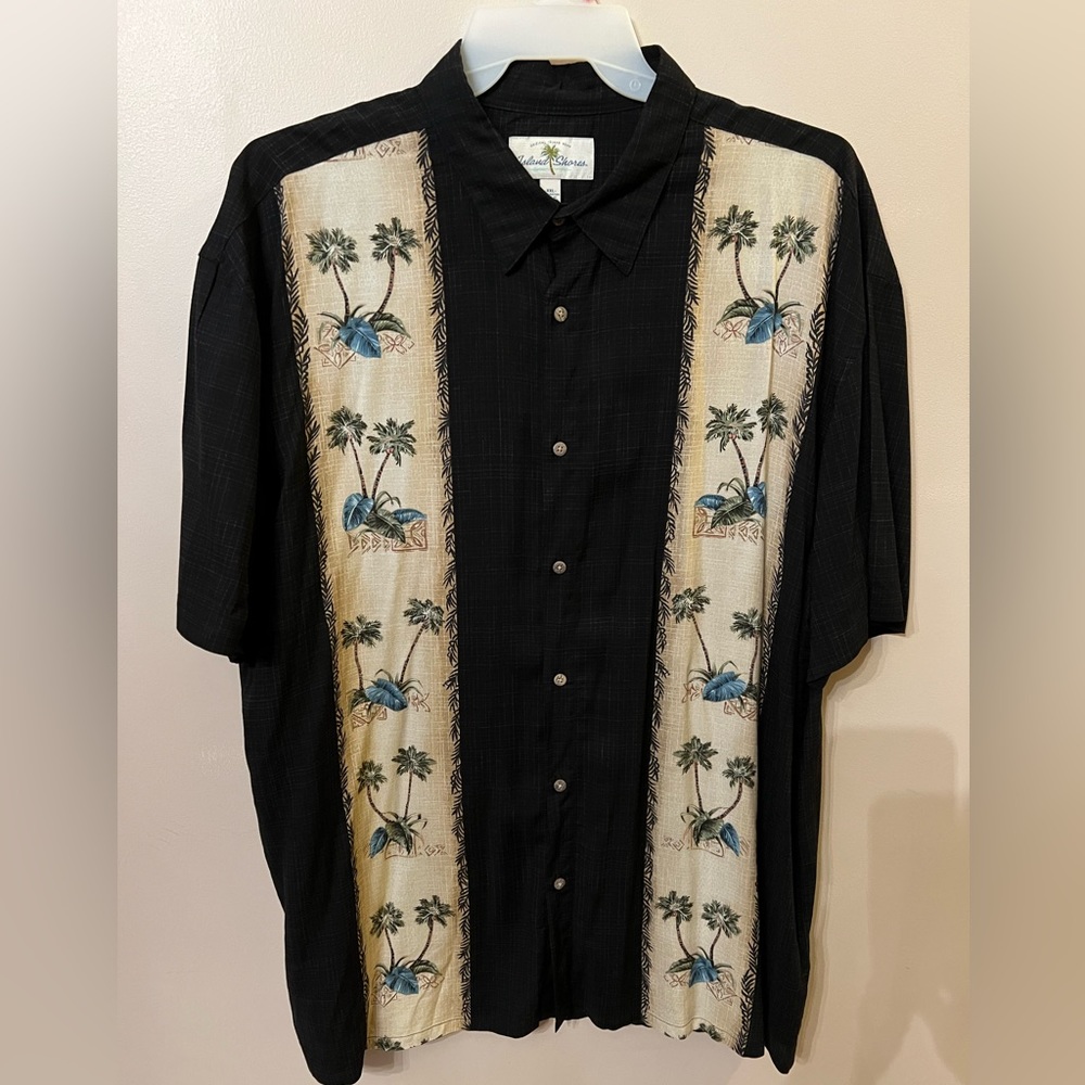 Island Shores, men’s casual button down shirt.